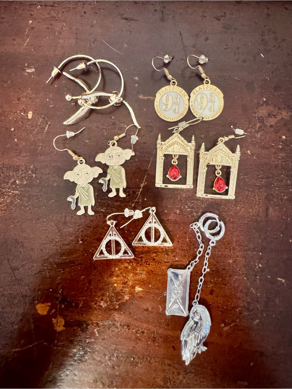 Harry Potter inspired- 6 Earrings, glasses pin & lightning bolt hair/bag